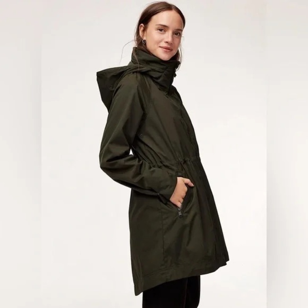 Aritzia - Babaton - Raindrop Jacket sz M